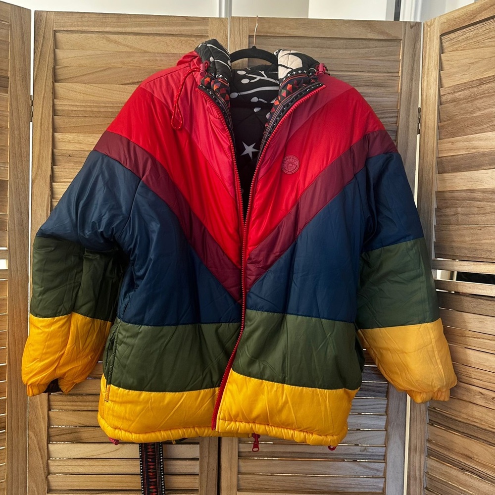 FARM Rio Cerrado Sky Reversible Puffer Jacket Black & White Rainbow M - Picture 13 of 16